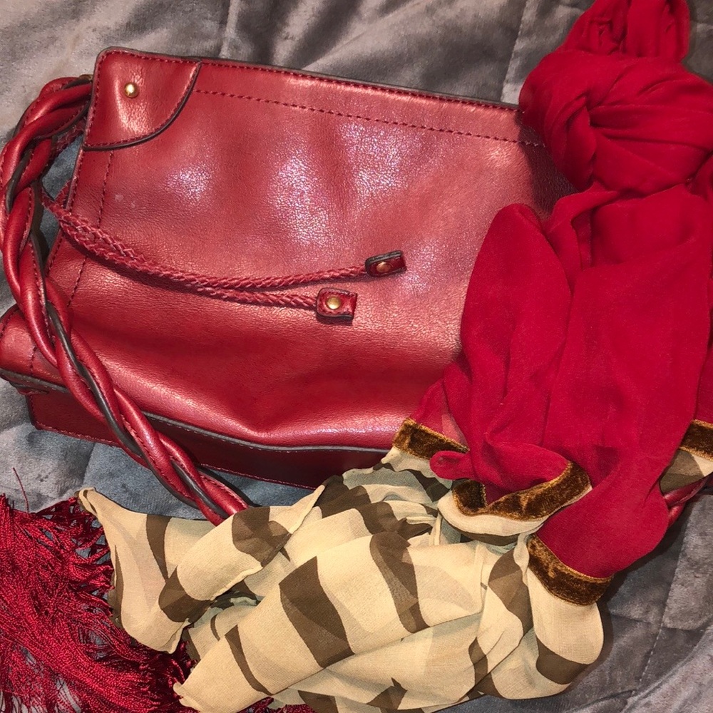 Dark Red, Medium sized hand bag!